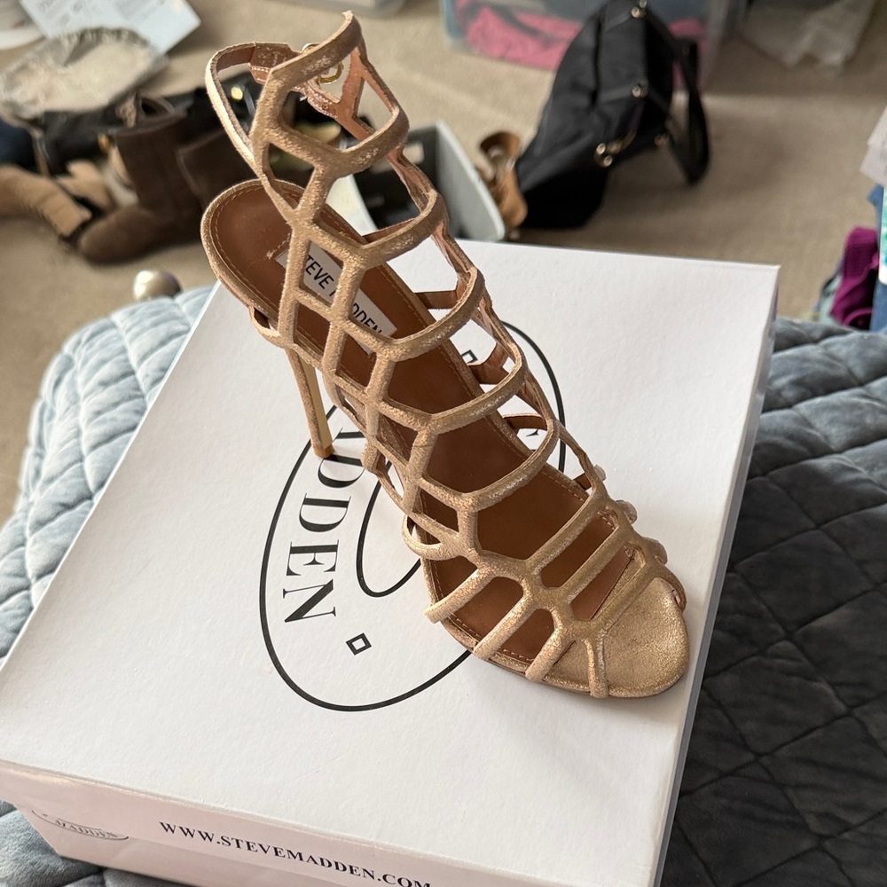 SALE!!  Steve Madden Slither- gold Metallic Strappy Heels